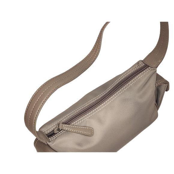 NEW Nine West Nylon Baquette Shoulder Handbag Gray Modern Festival Wallet - Picture 3 of 8